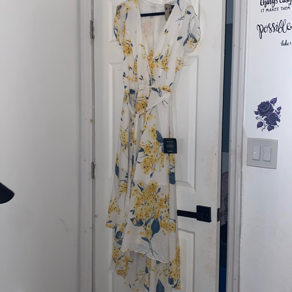 Lulús French Countryside White and Yellow Floral Print High-Low Dress